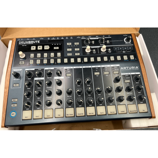 DRUM MACHINE ARTURIA DRUMBRUTE BEAT