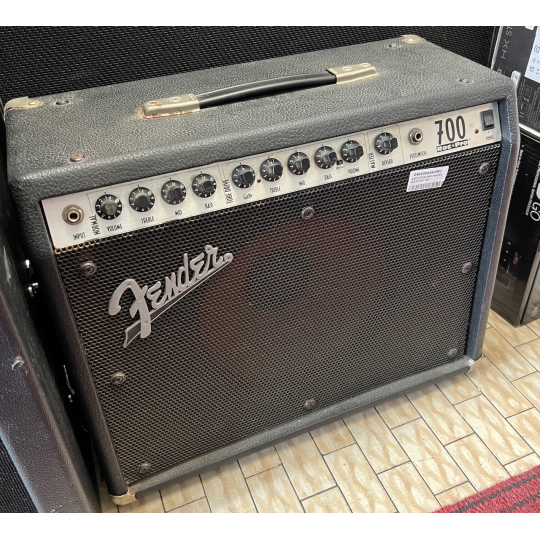 FENDER ROCK PRO 700