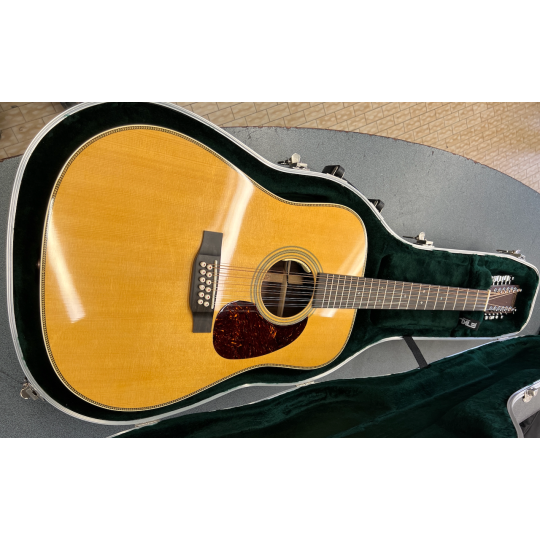 MARTIN D 12-28 c/LR baggs anthem  