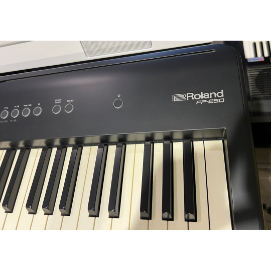 PIANO EL. ROLAND FP- E50