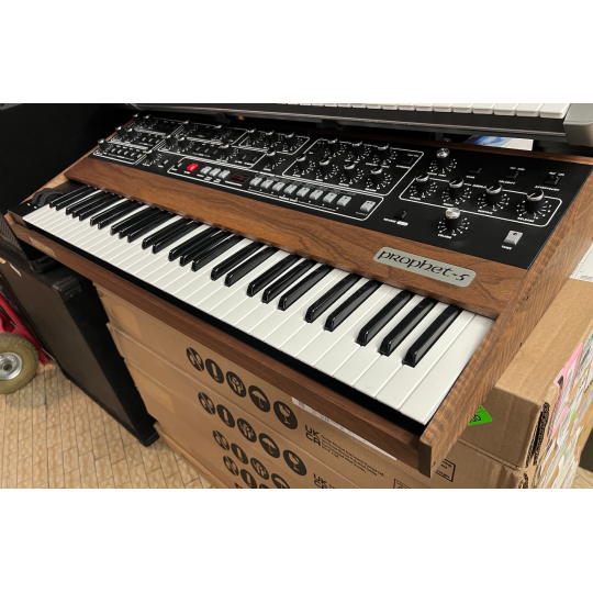 TASTIERA SEQUENTIAL PROPHET 5
