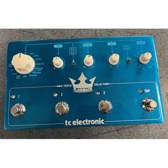 TC ELECTRONIC FLASHBACK TRIPLE X4