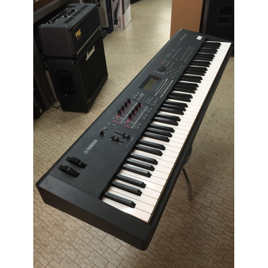 YAMAHA MOX 8                  