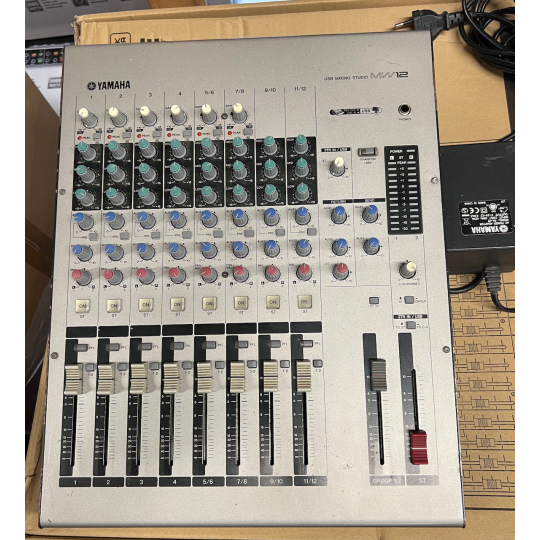 MIXER YAMAHA MW 12