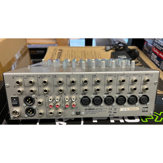 MIXER YAMAHA MW 12